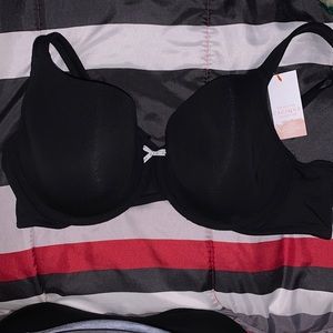 Cacique collection lightly lined T-shirt bra size 42C